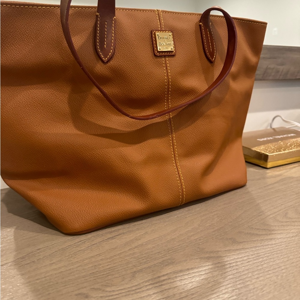 Dooney & Bourke brown tote